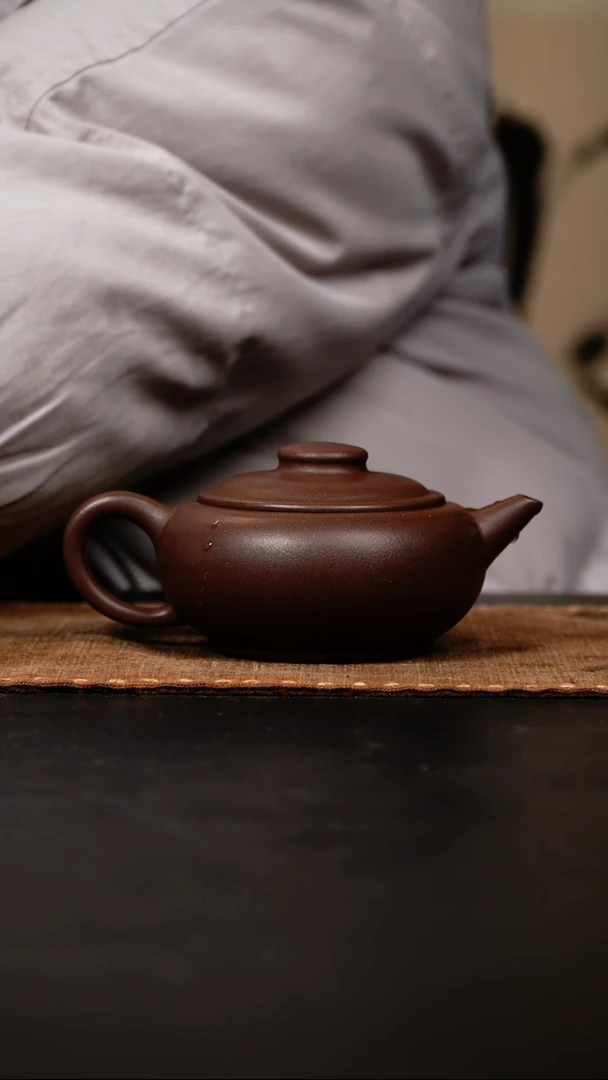 【闪购商品】紫砂茶壶圈扭壶紫泥180cc