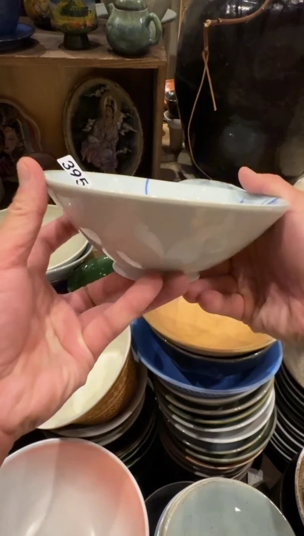 瓷朵*395 微瑕手绘荷花斗碗1个