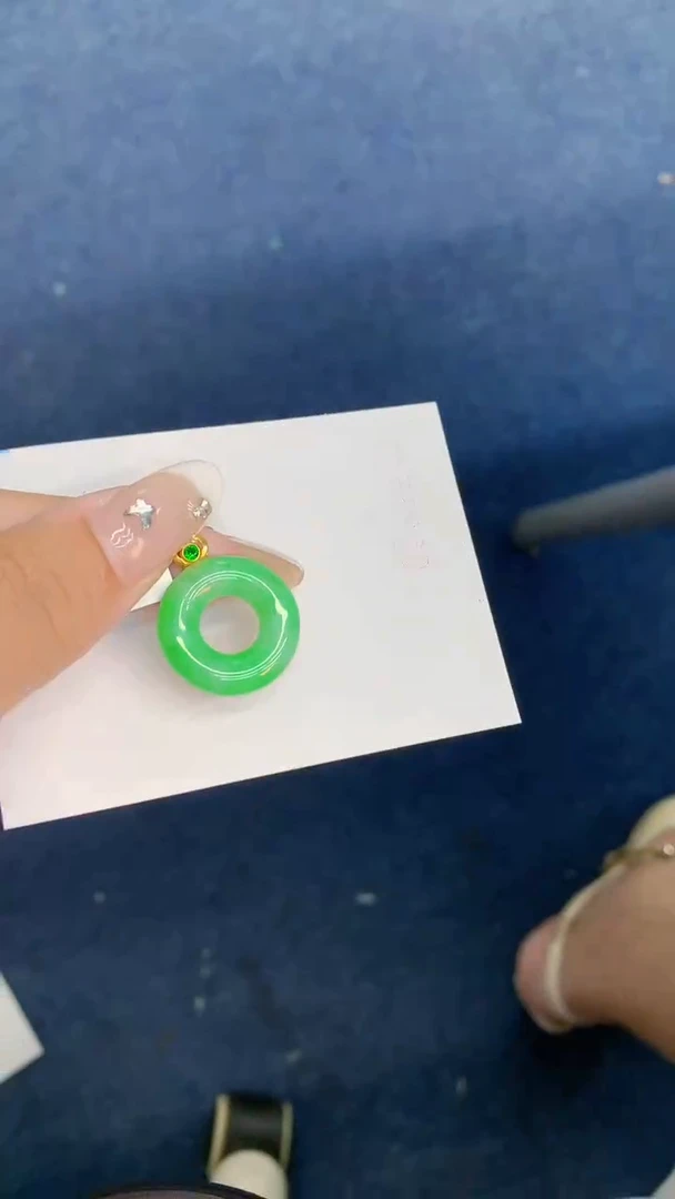 翡翠18K金镶嵌吊坠(不含链)1