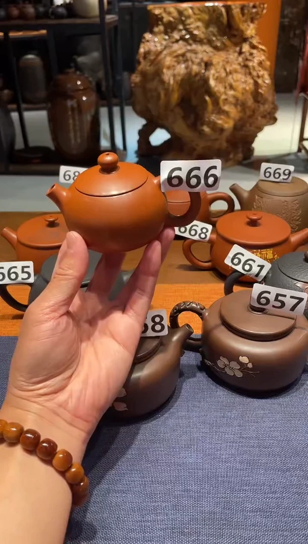 散**猫 建水紫陶单壶瑕疵放漏/B 666