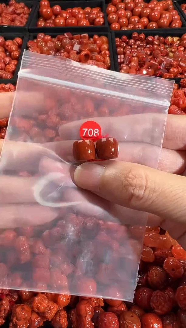 颈饰未镶嵌南红玛瑙1