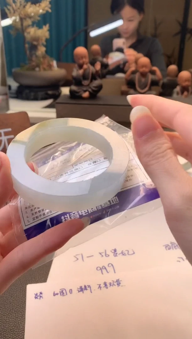 未镶嵌手镯定制翡翠燚?定制手镯不退不换