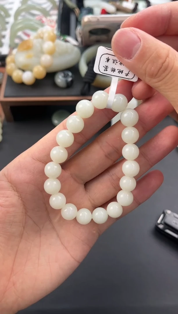 未镶嵌手串和田玉?***崽且末米达手串卡10微色差 带产地证书