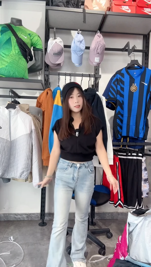 1611 编码 瑕疵款直播间过款为准 尺码