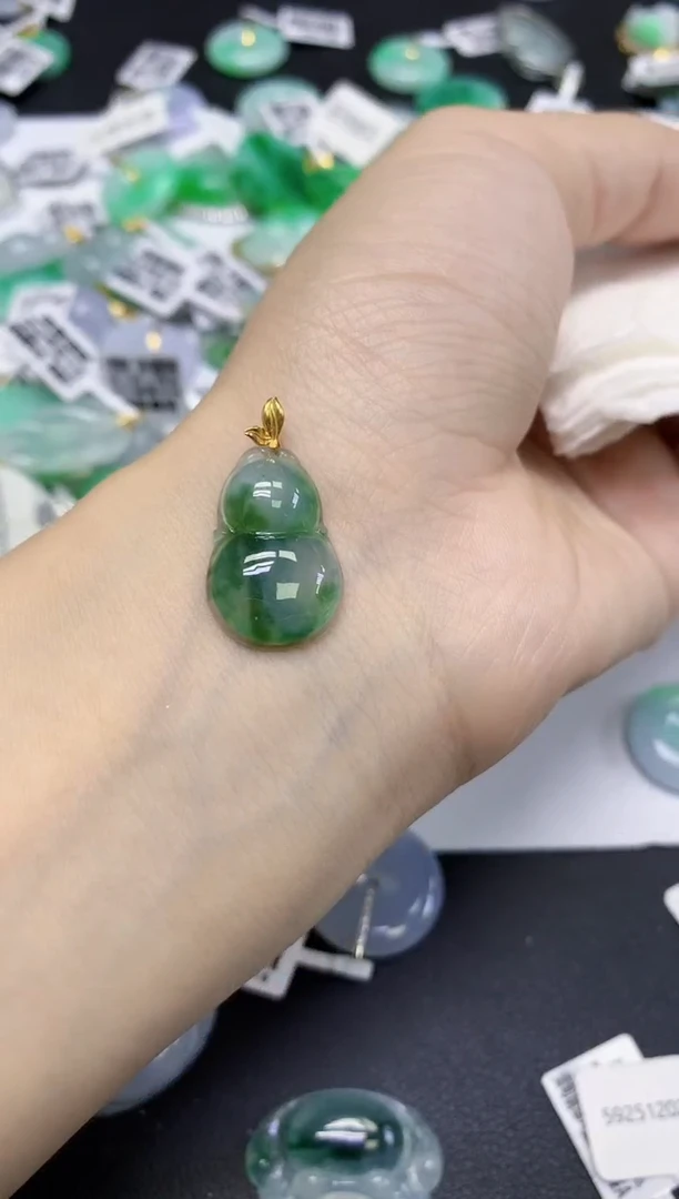 颈饰18K金镶嵌翡翠天然缅甸翡翠A货百元以上9元证书费自理