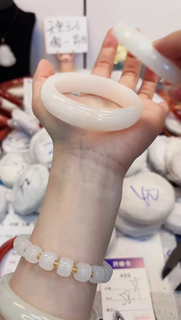 【闪购商品】石英质玉手镯未镶嵌469-财气镯圈口58