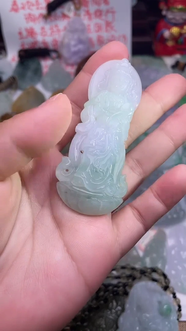 颈饰未镶嵌翡翠观音