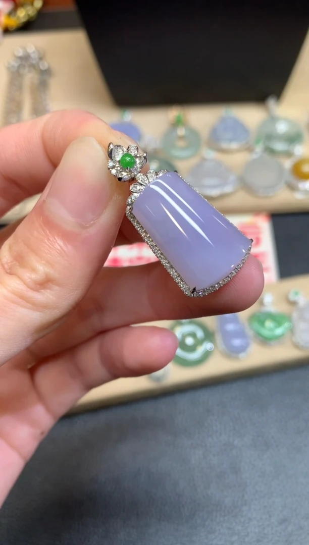 【闪购商品】翡翠颈饰18K金镶嵌无事牌【无服务费】