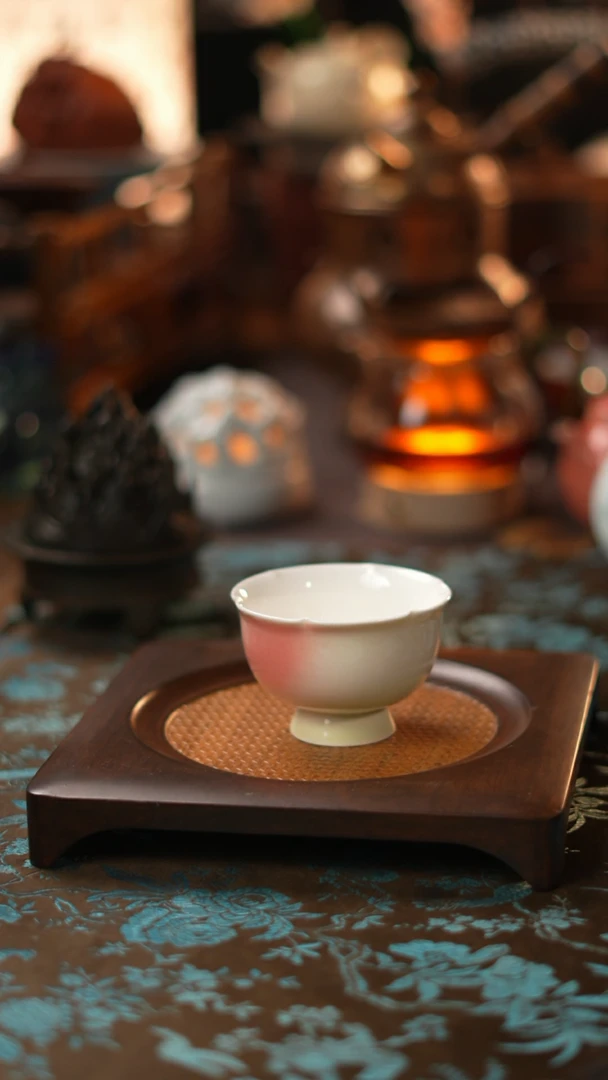 【闪购商品】渐变高足花口杯茶杯