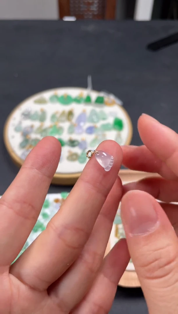 吊坠(不含链)18K金镶嵌翡翠一个JK673