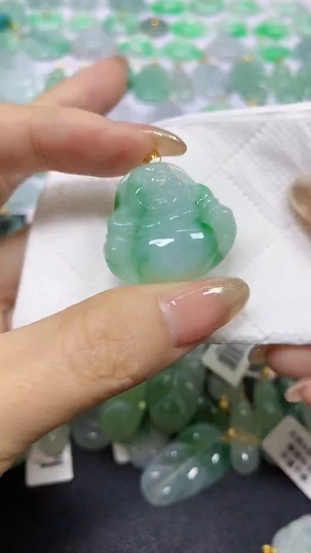 颈饰18K金镶嵌翡翠A货