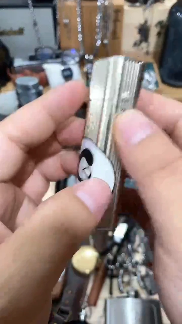 瓷片闪购商品  如图所示