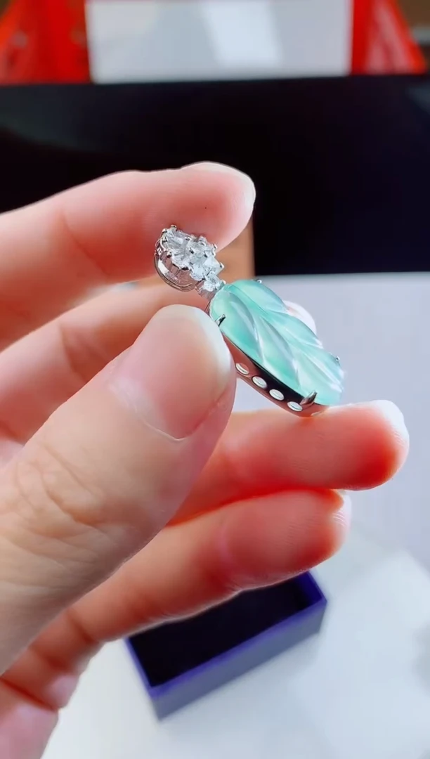 颈饰未镶嵌翡翠    ·