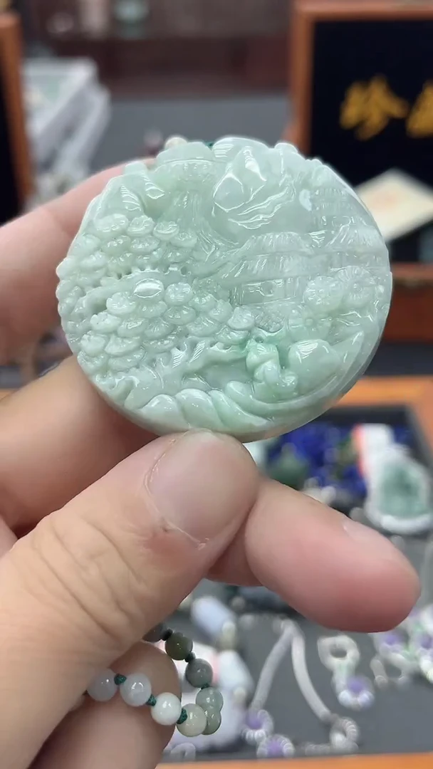 颈饰未镶嵌翡翠翡翠圆牌山水吊坠