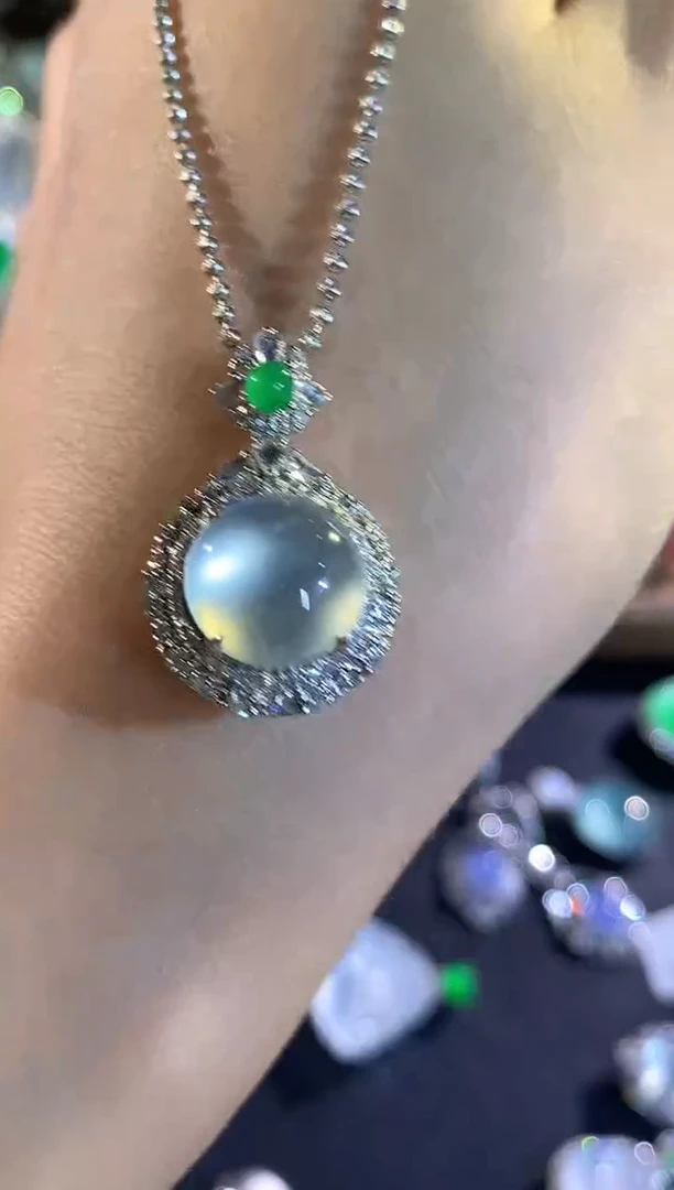 吊坠(不含链)18K金镶嵌翡翠a268