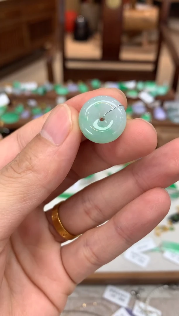 翡翠未镶嵌吊坠(不含链)平安扣