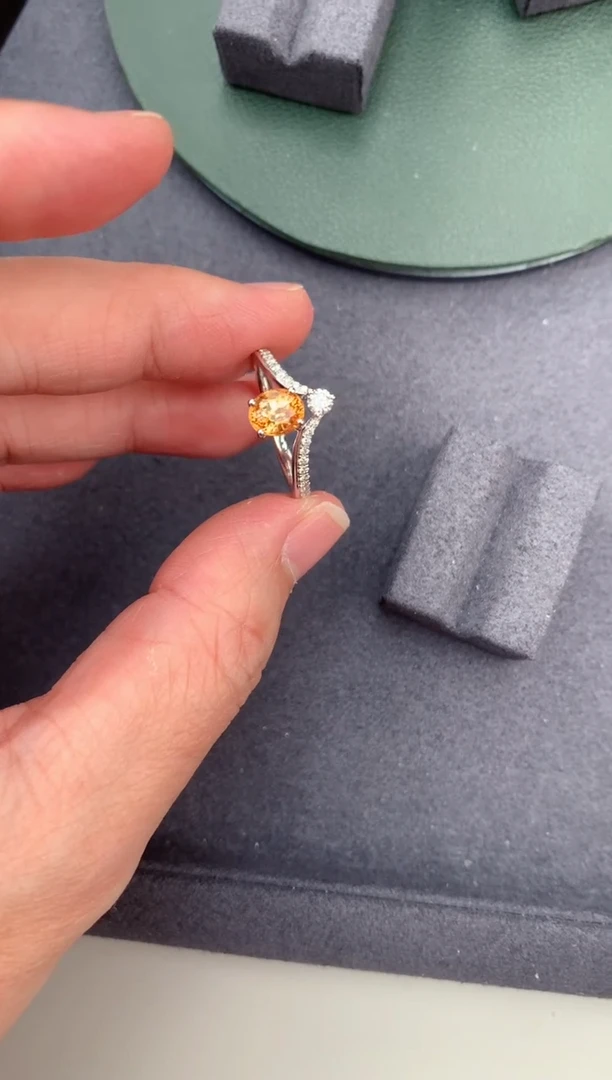 【闪购商品】石榴石（芬达石）戒指18K金镶嵌1.3ct芬达戒指