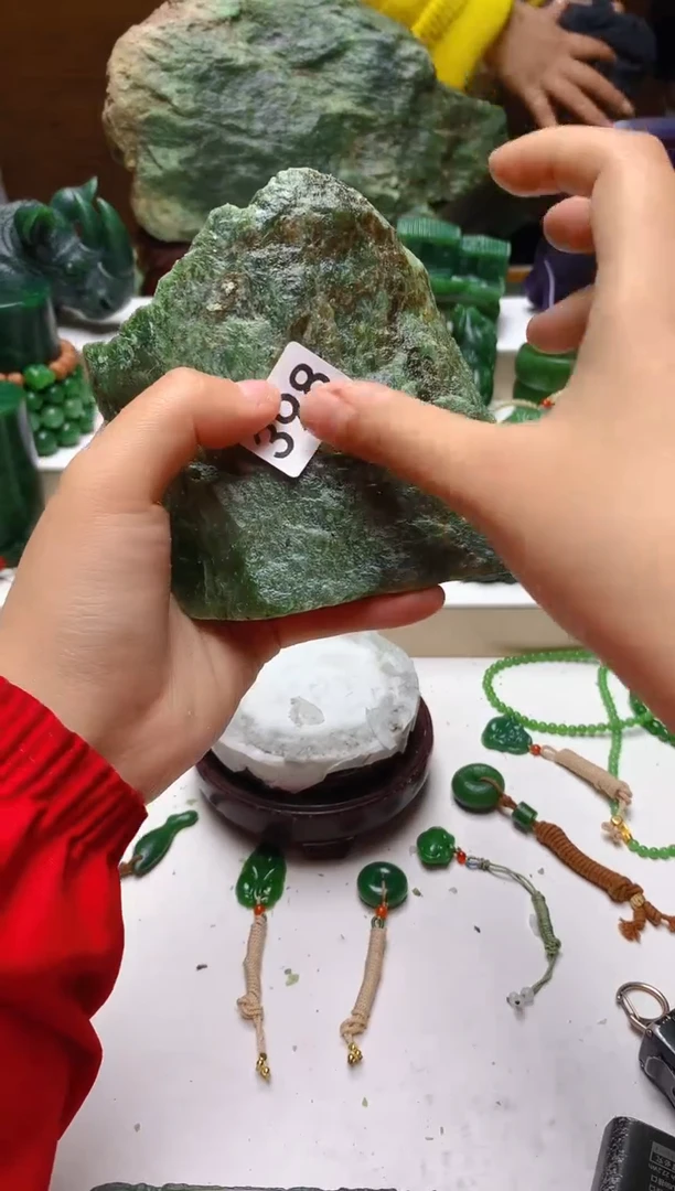 未镶嵌和田玉（碧玉）珠宝半成品1