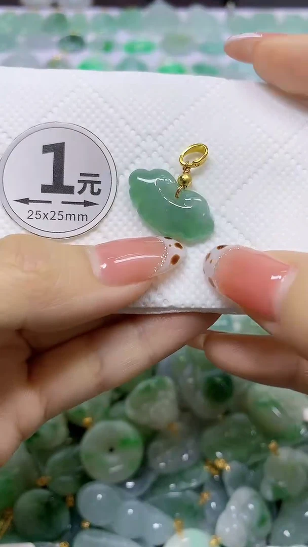 颈饰未镶嵌翡翠天然翡翠A货