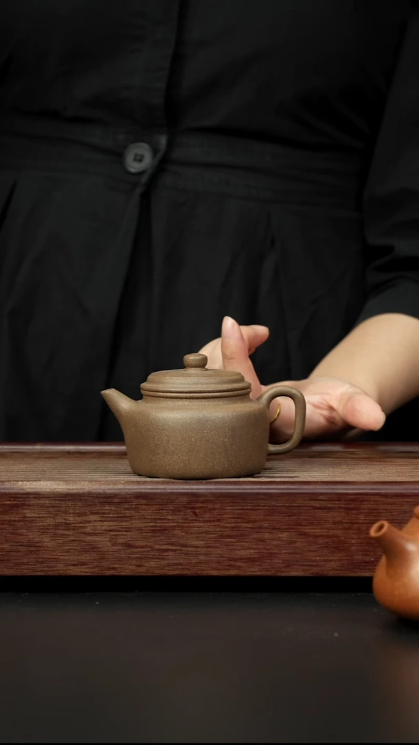 紫砂茶壶芝麻绿 小德钟