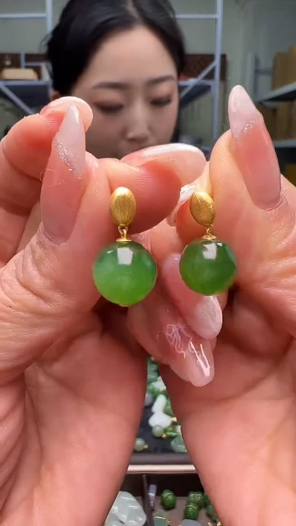 颈饰18K金镶嵌和田玉(多样性发货.发其一）10.26.93