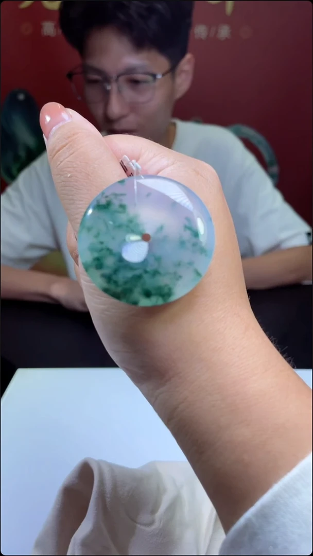 翡翠挂件未镶嵌平安扣