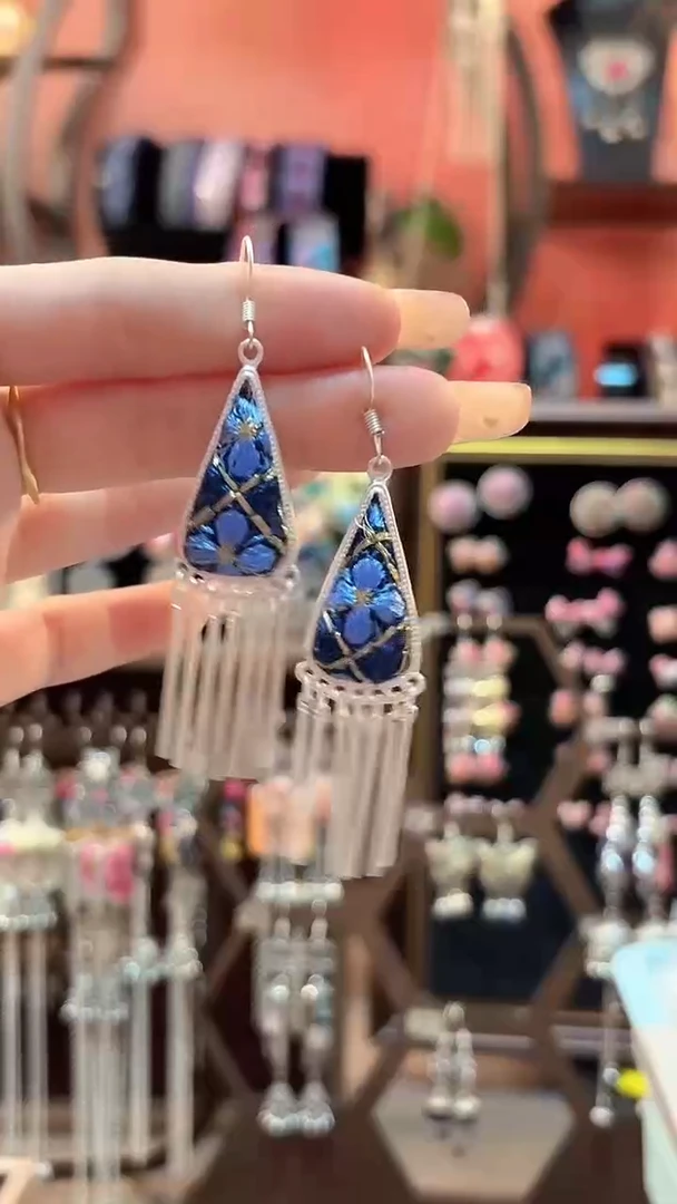 织绣 云织谣民族风精美饰品   268**