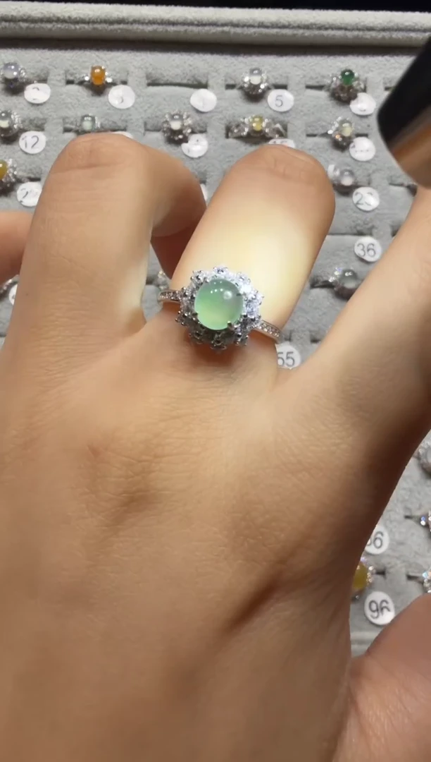 银S925镶嵌戒指翡翠925银镶缅甸A货翡翠戒指