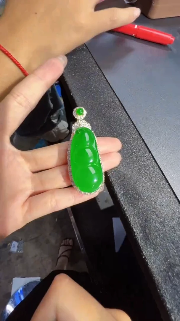 定制翡翠未镶嵌豆子1