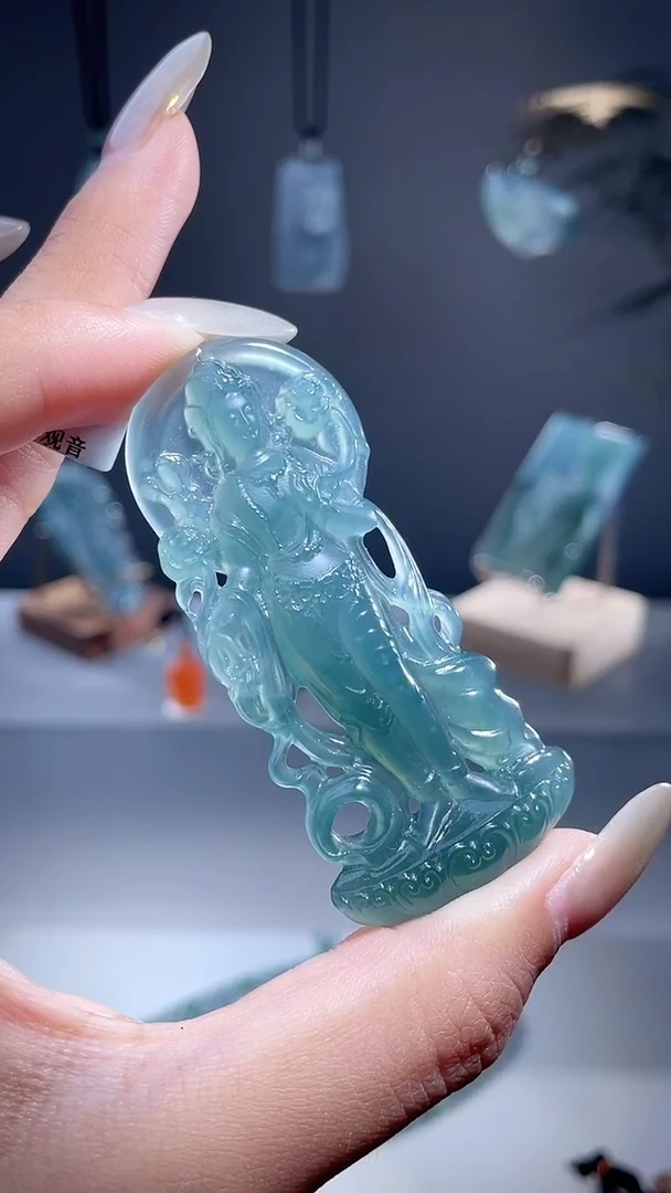 颈饰未镶嵌翡翠站观音