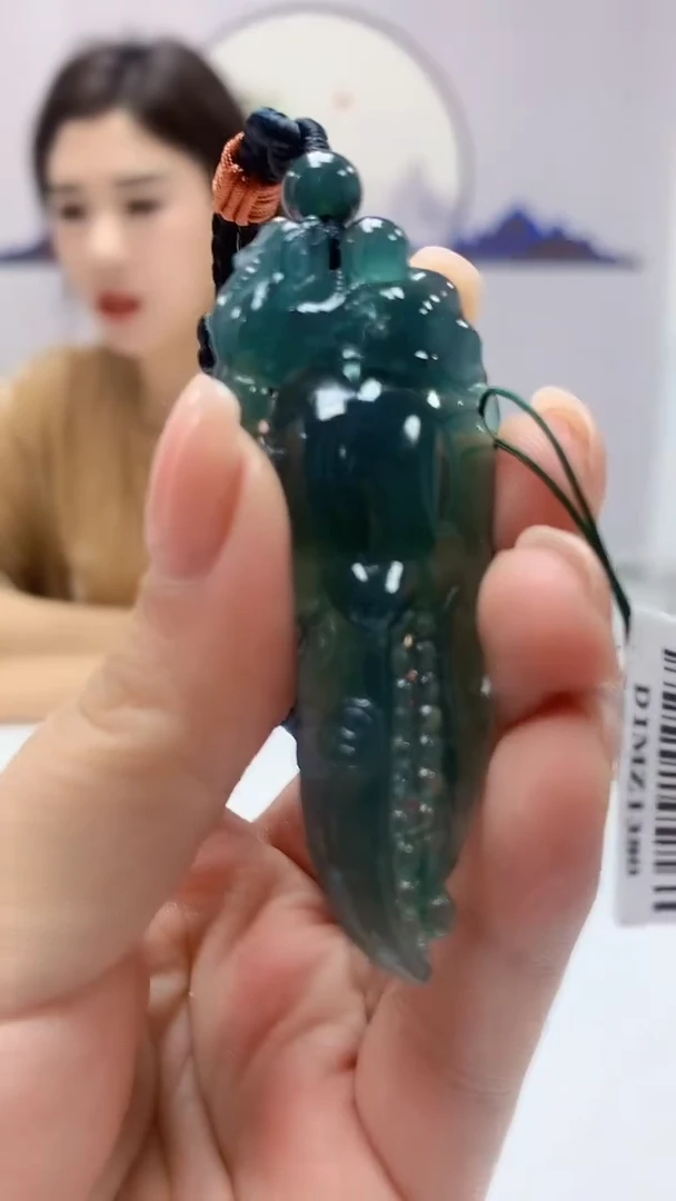 【闪购商品】定制翡翠未镶嵌4829ms-毛货挂件123