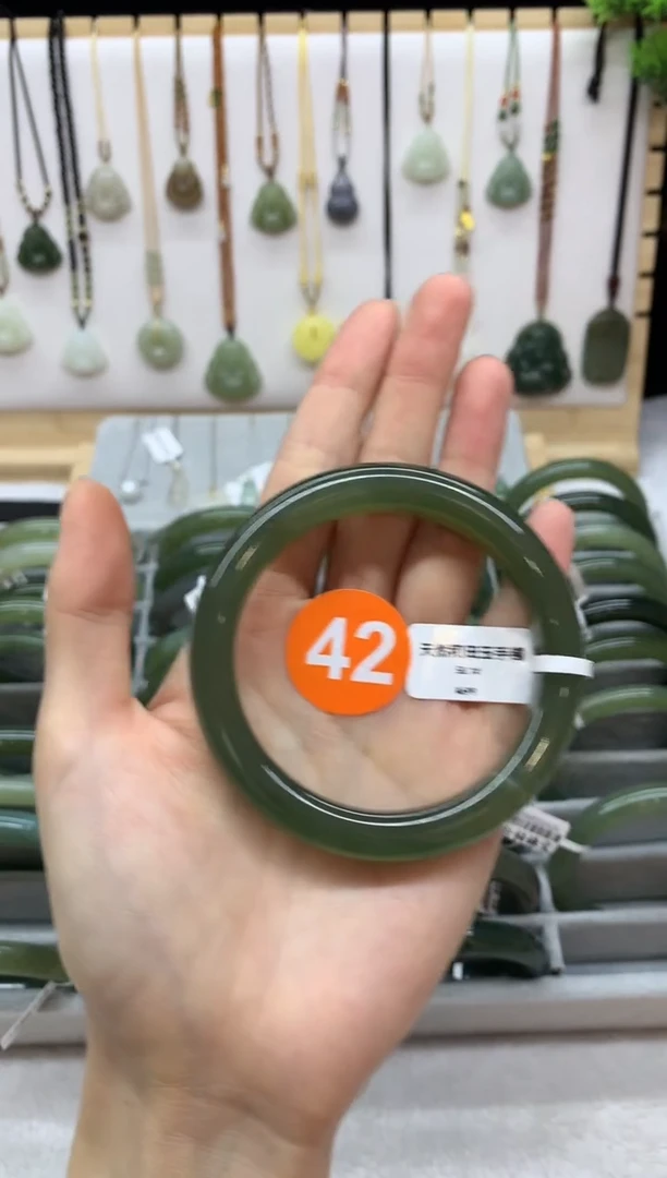 未镶嵌手镯和田玉吴*昊手镯4