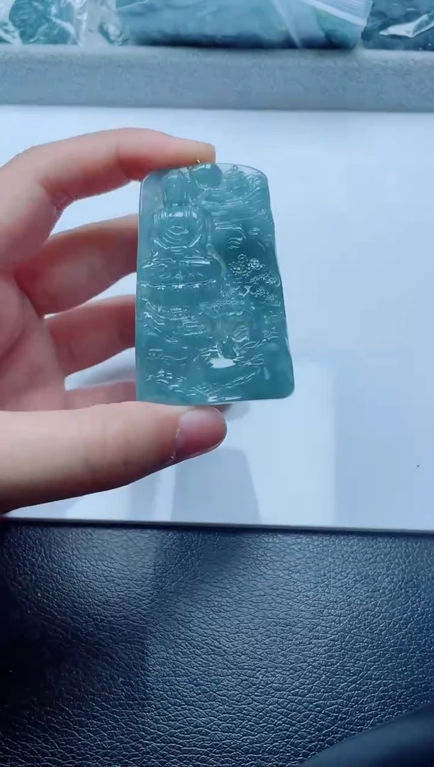 颈饰未镶嵌翡翠