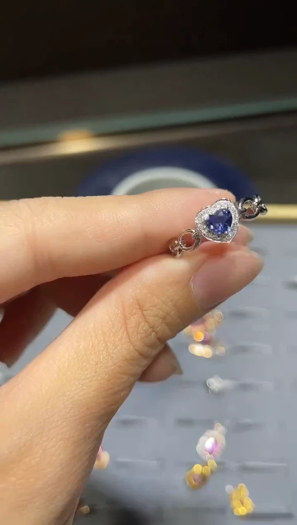 戒指蓝宝石18K金镶嵌1