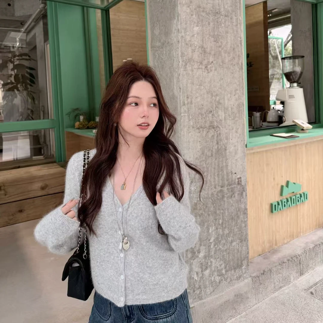 金蘑菇菇【柔雾云朵】高级感软糯兔绒毛衣V领显瘦针织开衫