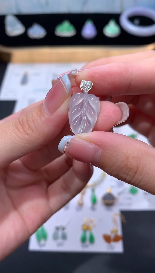 18K金镶嵌定制翡翠48小时鉴赏期 退货不扣服务费