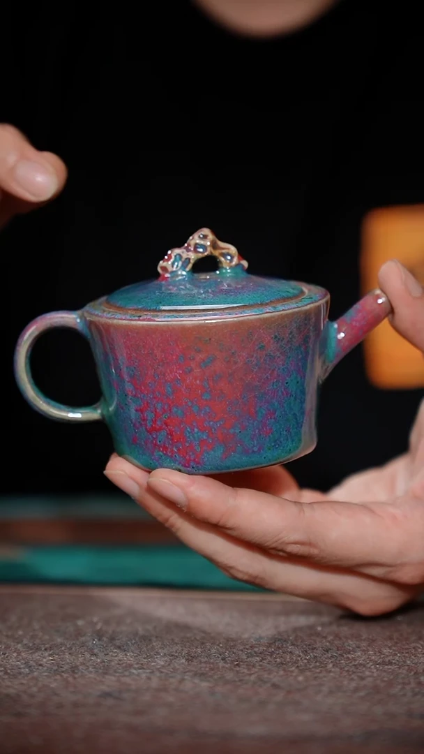 113-1大盖竹石壶（炉钧釉）