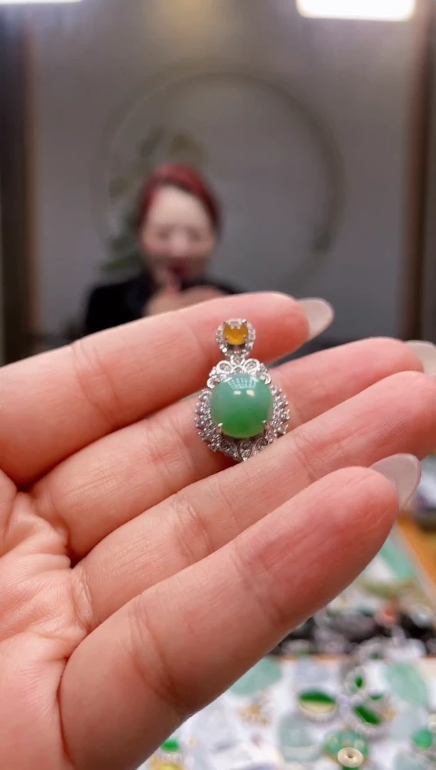 颈饰银S925镶嵌翡翠蛋面吊坠