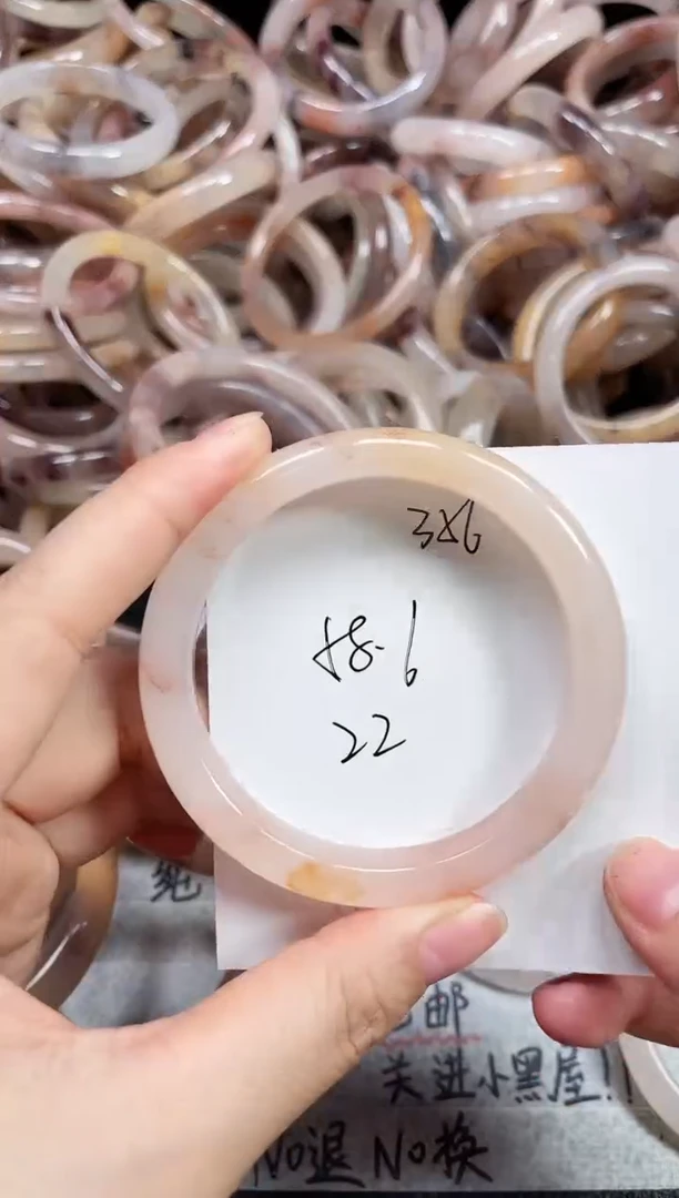 未镶嵌手镯石英质玉356