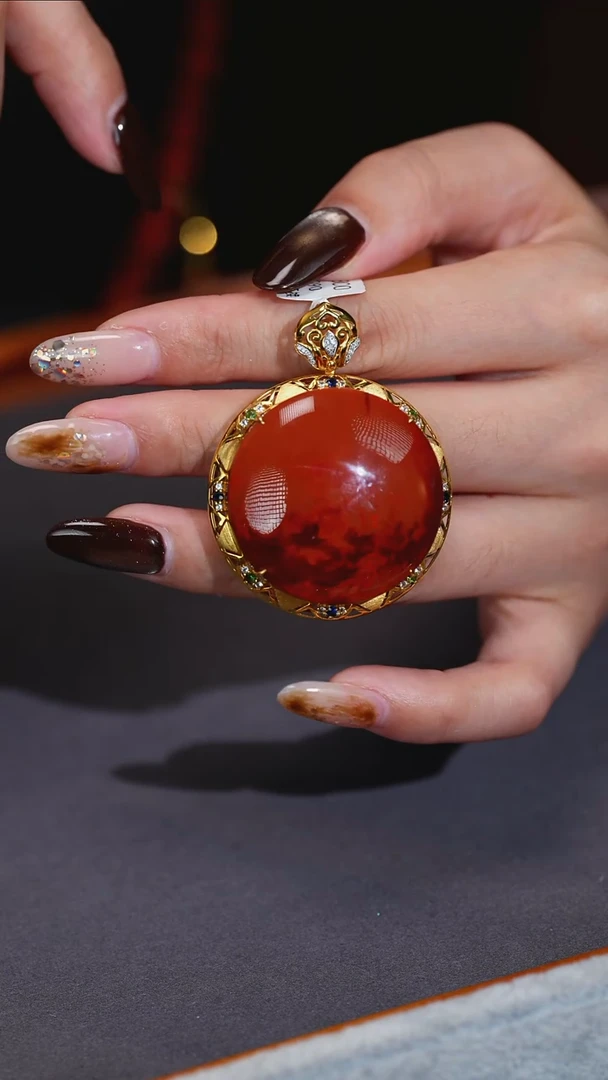 吊坠(不含链)18K金镶嵌南红玛瑙原矿D2-18