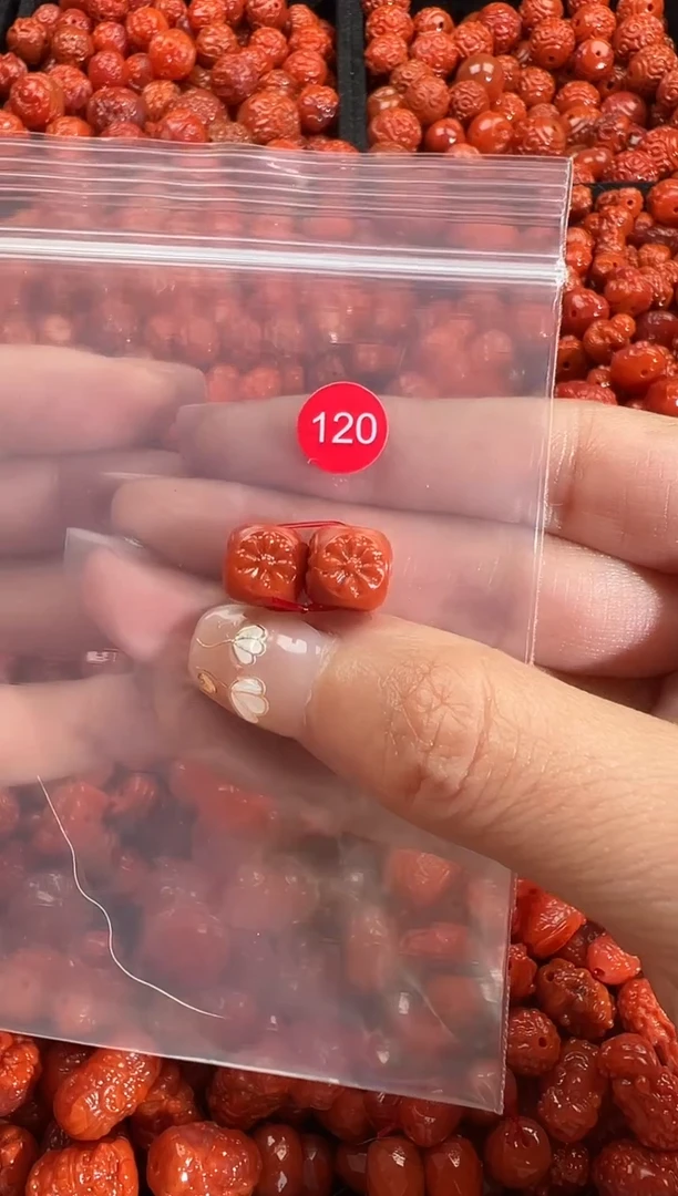 颈饰未镶嵌南红玛瑙1