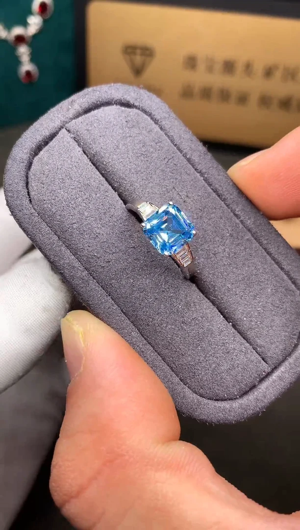 银S925镶嵌戒圈海蓝宝石.......