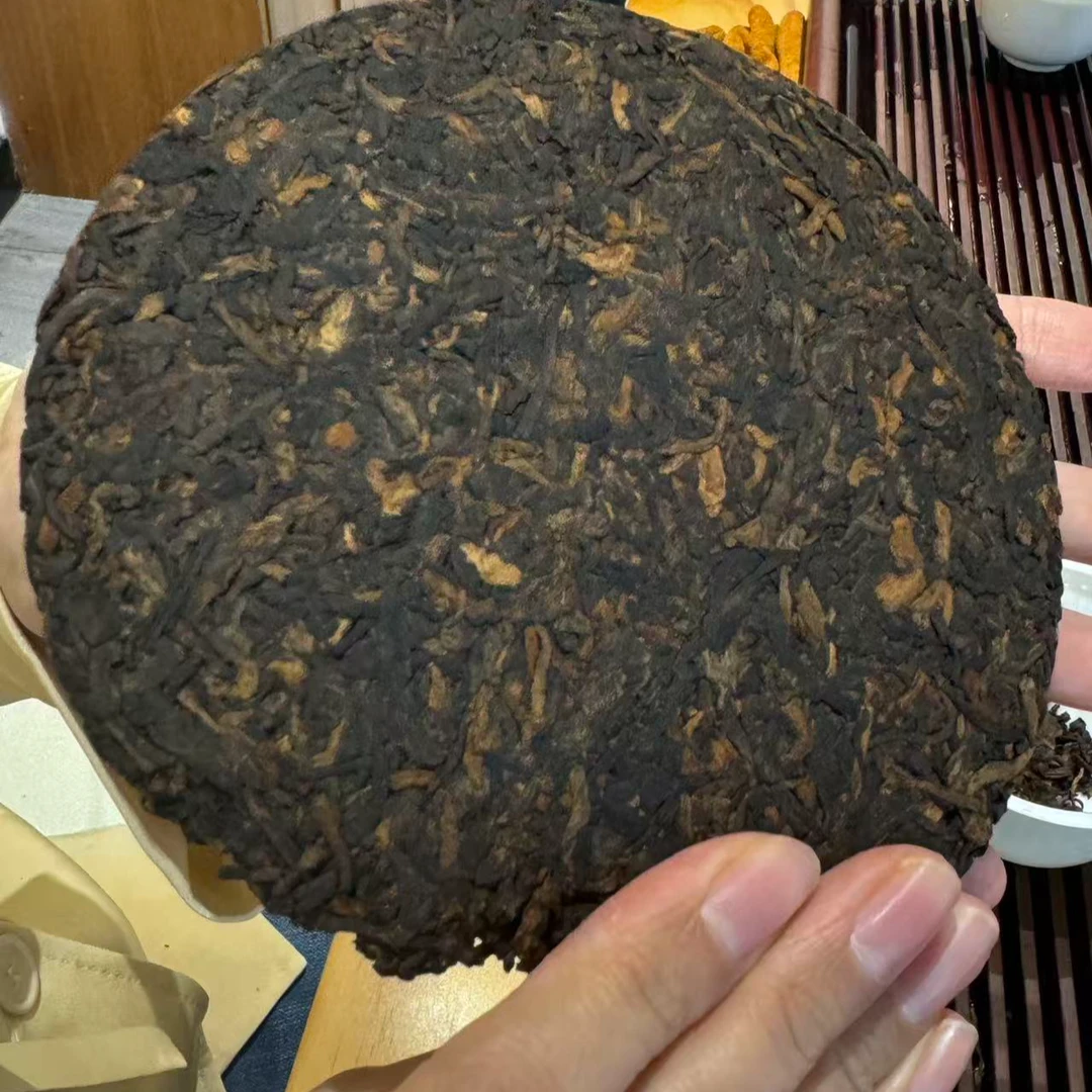 特级宫廷料熟普洱饼