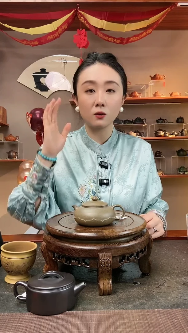 【闪购商品】紫砂茶壶莲花寒江 龙背青柴烧