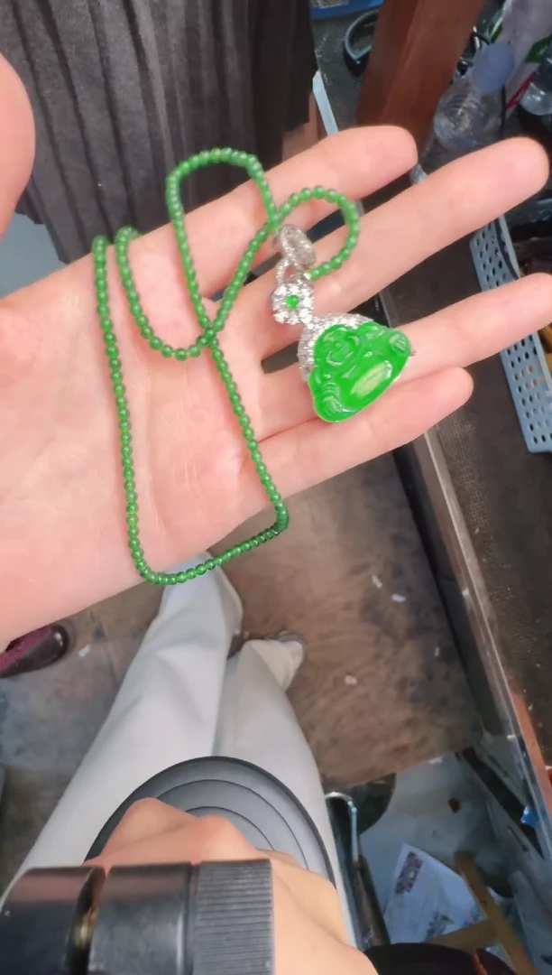 未镶嵌定制翡翠A货有轻微色差属于正常现象，佛公1