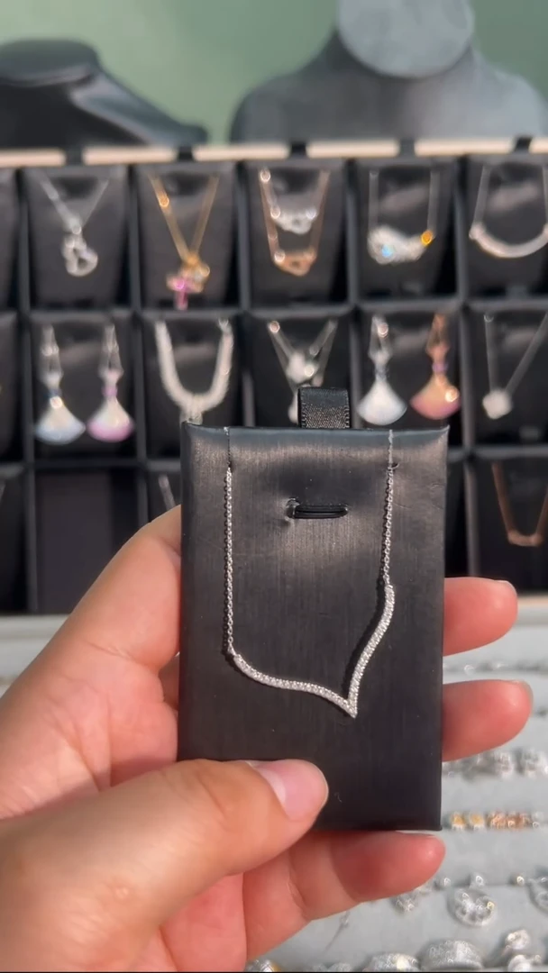 颈饰铂Pt950镶嵌钻石一路有你项链