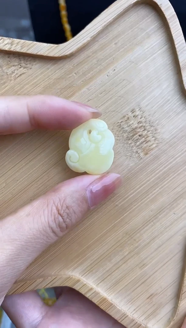 未镶嵌琥珀裸石10625004-手机坠