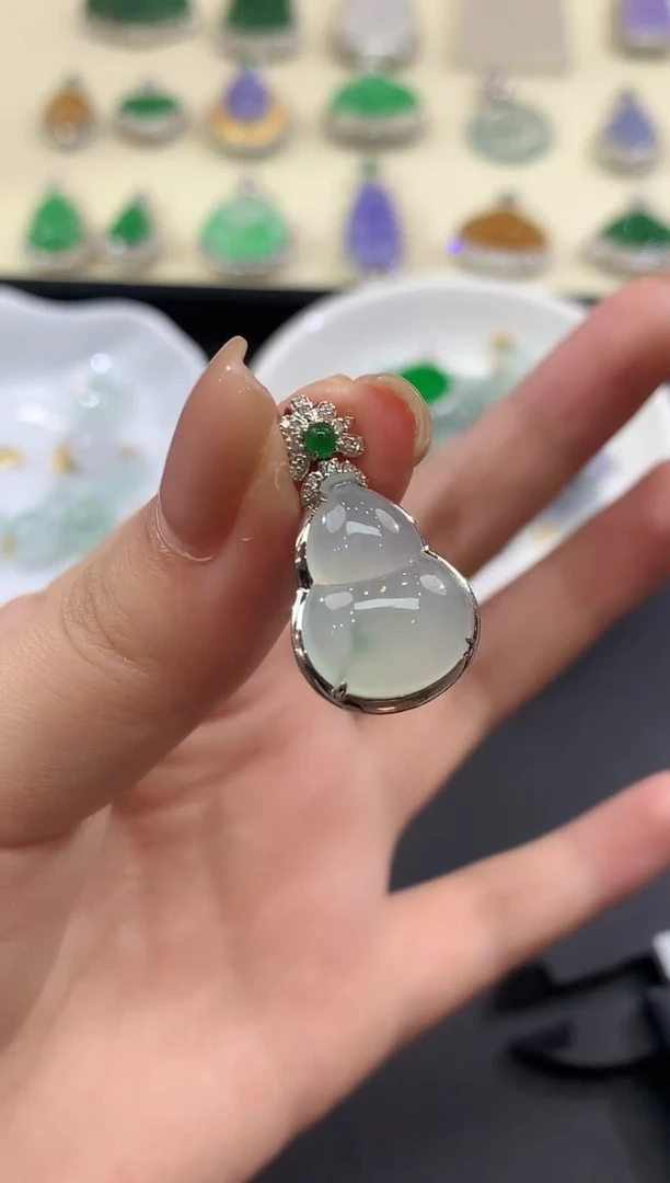 颈饰18K金镶嵌翡翠93-吊坠