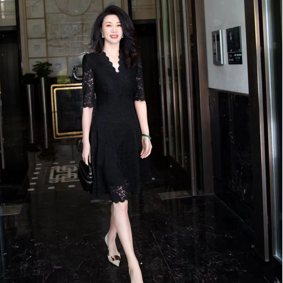 EDFNOT/杨红霞汝意FS小G中袖黑色V领大摆蕾丝裙/FS-K25001