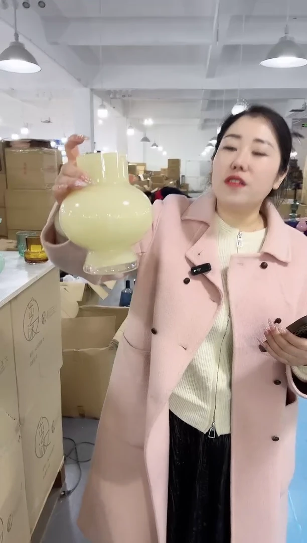 【闪购商品】玻璃唐总花瓶厂微瑕-JUX8